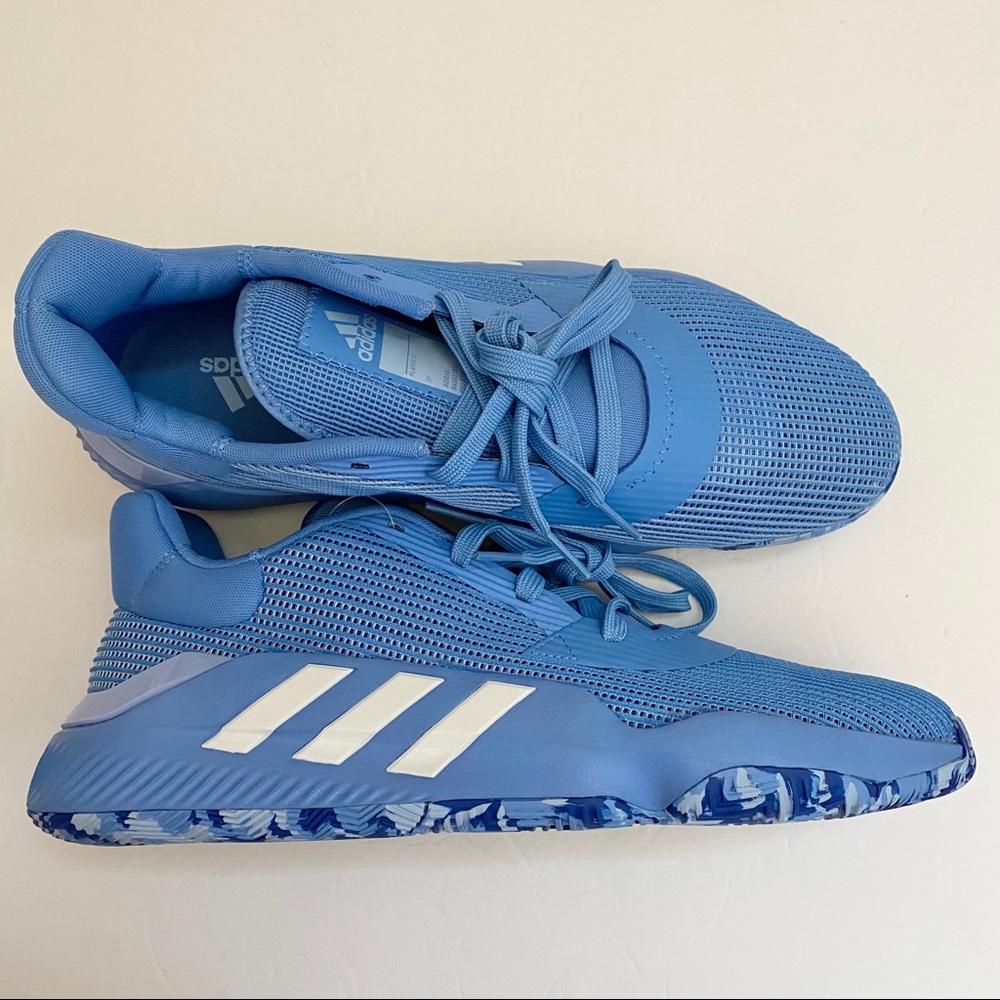 NWOT Men's adidas Pro Bounce Basketball Shoe Sz 14